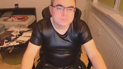 latexboy893 online show from 11-16-25, 09:31