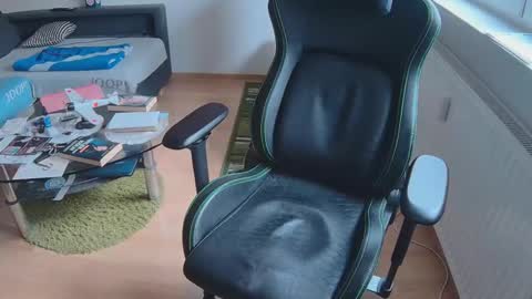 latexboy893 online show from 11-19-25, 12:38