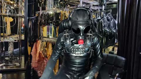 latexlover202 online show from 02-05-25, 11:28