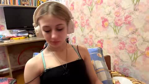 Snapshot of laticiacalicutt chatting on 02-07-26, 10:08 Amelia online show from 02-07-26, 10:08