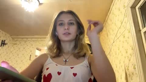 Snapshot of laticiacalicutt chatting on 02-25-26, 04:27 Amelia online show from 02-25-26, 04:27