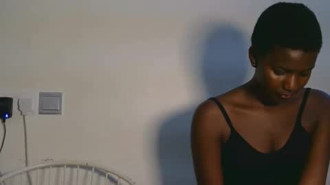 latiffaah_xx online show from 02-04-26, 11:49