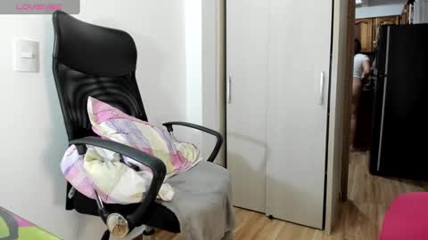 Snapshot of latin__curly chatting on 12-14-24, 03:51 Afrodita online show from 12-14-24, 03:51