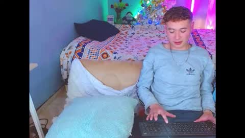 latin_boysxxx_ online show from 11-29-25, 03:31