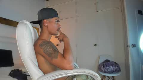 Johana y Santiago online show from 02-13-25, 04:00