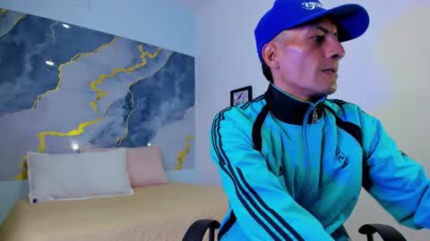 crissex  online show from 10-20-25, 12:27