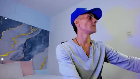 crissex  online show from 10-22-25, 11:32