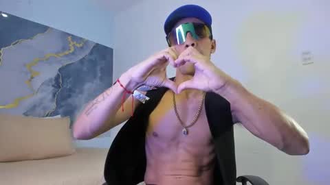 crissex  online show from 11-06-25, 12:06