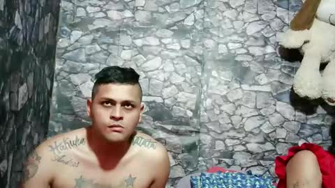 Snapshot of latin_hornycouple chatting on 12-29-24, 07:00 latin_hornycouple online show from 12-29-24, 07:00