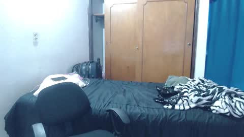 Snapshot of latin_meg chatting on 12-18-25, 07:42 M E G A N online show from 12-18-25, 07:42