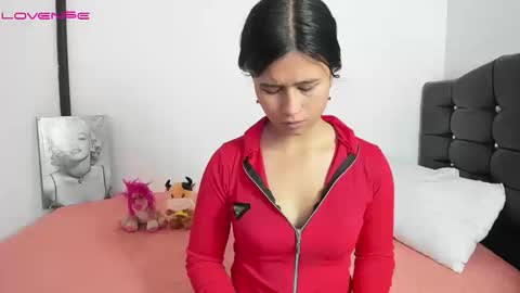 Snapshot of latinaqueen023 chatting on 03-21-26, 01:48 Luna online show from 03-21-26, 01:48