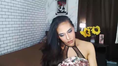 Snapshot of latinatshugecock chatting on 09-30-25, 04:28 Cha online show from 09-30-25, 04:28