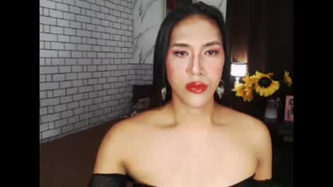 Snapshot of latinatshugecock chatting on 10-02-25, 07:04 Cha online show from 10-02-25, 07:04