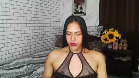 Snapshot of latinatshugecock chatting on 10-08-25, 06:27 Cha online show from 10-08-25, 06:27