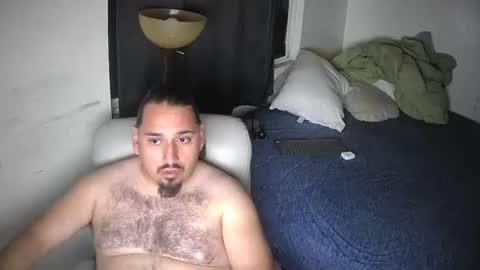 Snapshot of latinbb3030 chatting on 10-29-25, 04:15 LatinoBB online show from 10-29-25, 04:15