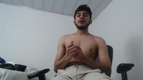 Snapshot of latinbunny7779 chatting on 12-06-24, 04:36 camilo online show from 12-06-24, 04:36