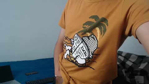 Snapshot of latinbunny7779 chatting on 12-23-24, 01:18 camilo online show from 12-23-24, 01:18