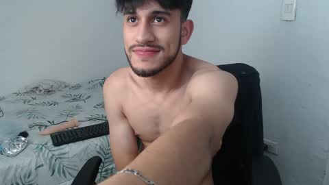 Snapshot of latinbunny7779 chatting on 01-11-25, 01:37 camilo online show from 01-11-25, 01:37