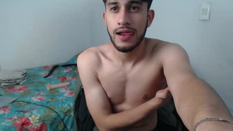 Snapshot of latinbunny7779 chatting on 01-16-25, 05:53 camilo online show from 01-16-25, 05:53