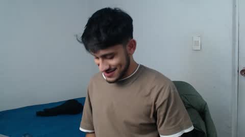 Snapshot of latinbunny7779 chatting on 02-06-25, 04:31 camilo online show from 02-06-25, 04:31