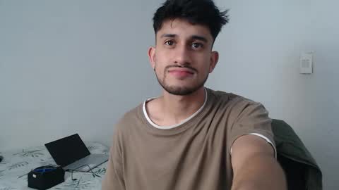 Snapshot of latinbunny7779 chatting on 03-04-25, 05:53 camilo online show from 03-04-25, 05:53