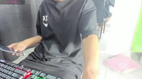 Snapshot of latinking_master chatting on 10-27-25, 03:32 latinking_master online show from 10-27-25, 03:32