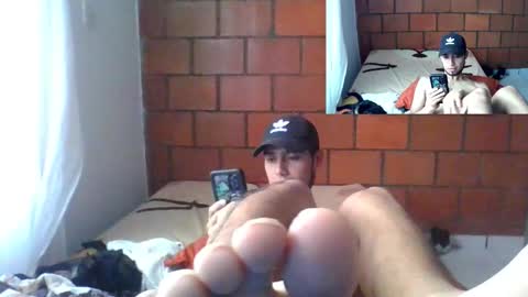 Snapshot of latinmansmoking chatting on 11-11-25, 06:30 latinmansmoking online show from 11-11-25, 06:30