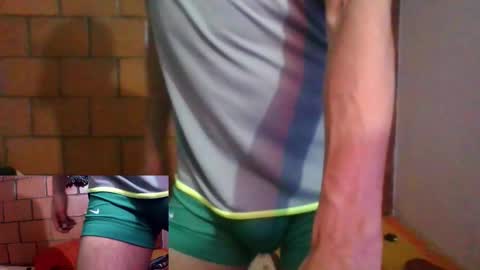 Snapshot of latinmansmoking chatting on 11-13-25, 05:39 latinmansmoking online show from 11-13-25, 05:39