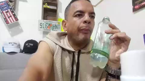 latinmartin254 online show from 10-18-25, 02:03