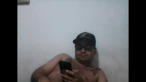 Snapshot of latino6972 chatting on 10-19-25, 11:05 latino6972 online show from 10-19-25, 11:05
