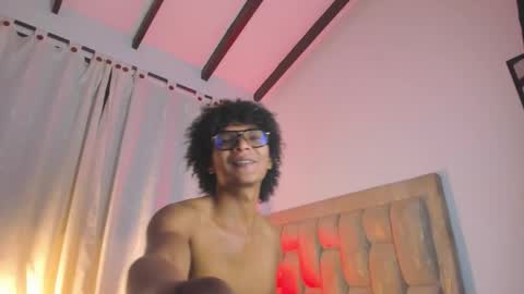 latinodark online show from 02-08-26, 03:43