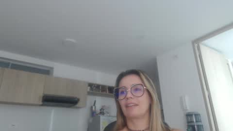 Snapshot of latinpaprika chatting on 02-21-25, 02:27 latinpaprika online show from 02-21-25, 02:27