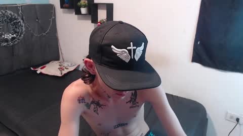 Snapshot of latins_boys_20 chatting on 12-04-24, 08:01 NICK online show from 12-04-24, 08:01