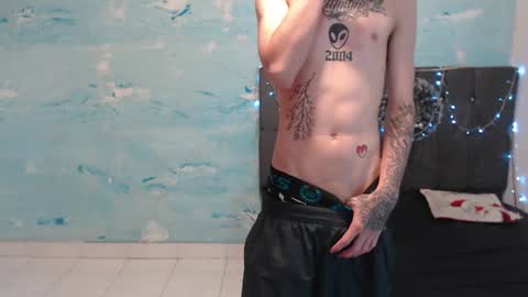 Snapshot of latins_boys_20 chatting on 12-11-24, 06:36 NICK online show from 12-11-24, 06:36