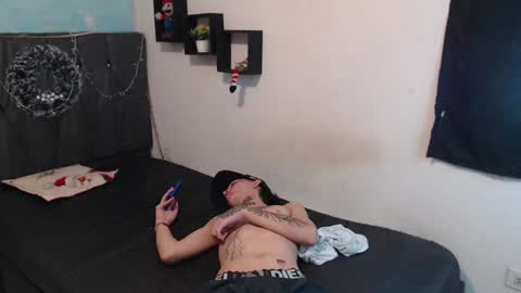 Snapshot of latins_boys_20 chatting on 12-12-24, 07:08 NICK online show from 12-12-24, 07:08