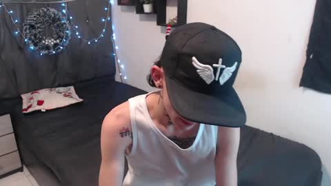 Snapshot of latins_boys_20 chatting on 12-16-24, 04:34 NICK online show from 12-16-24, 04:34