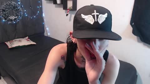 Snapshot of latins_boys_20 chatting on 12-17-24, 04:12 NICK online show from 12-17-24, 04:12