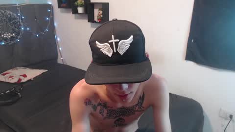 Snapshot of latins_boys_20 chatting on 12-20-24, 11:10 NICK online show from 12-20-24, 11:10