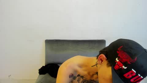 Snapshot of latins_boys_20 chatting on 01-19-25, 10:17 NICK online show from 01-19-25, 10:17