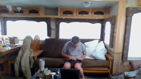 latniter online show from 02-25-25, 04:10