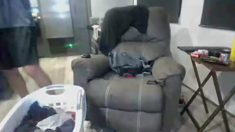 latniter online show from 11-22-25, 04:00