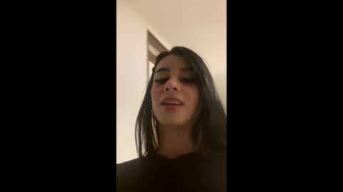 Snapshot of lau319414 chatting on 03-25-26, 03:12 Laura Valmont online show from 03-25-26, 03:12