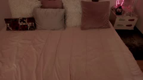 Laura online show from 01-05-25, 08:52