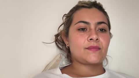 Snapshot of lauglow chatting on 12-03-25, 01:42 MiaBelle online show from 12-03-25, 01:42