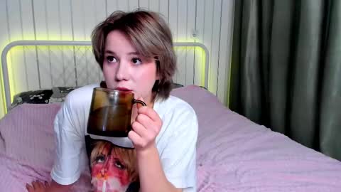 Kylie online show from 10-23-25, 08:40