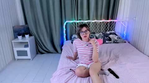 Kylie online show from 11-14-25, 08:51