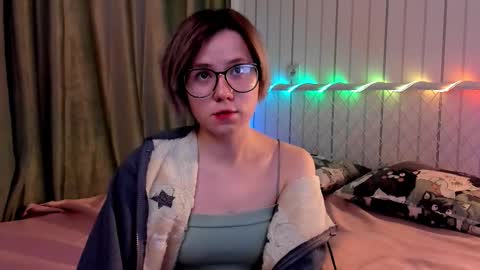 Kylie online show from 11-23-25, 08:19