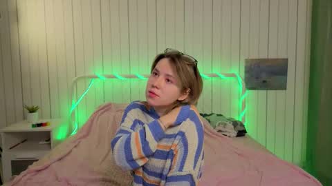 Kylie online show from 11-27-25, 08:33