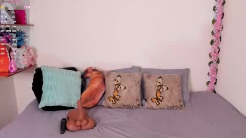 laura1__ online show from 10-20-25, 11:16