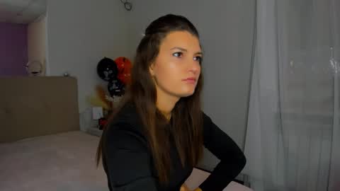 Laura online show from 11-02-25, 06:05